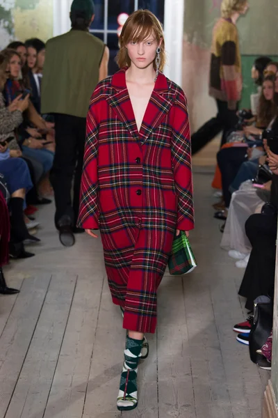 Look 64